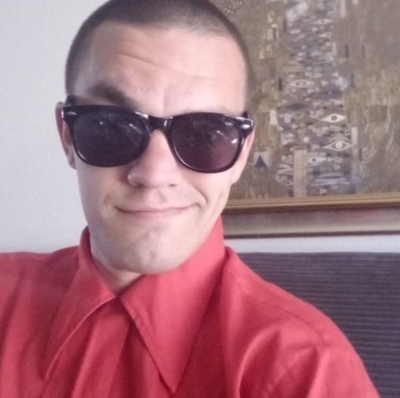 Meet your Posher, Robert - Picture 1 of 1